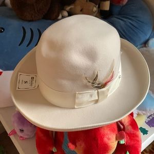 Vintage NWT Feathered Hat